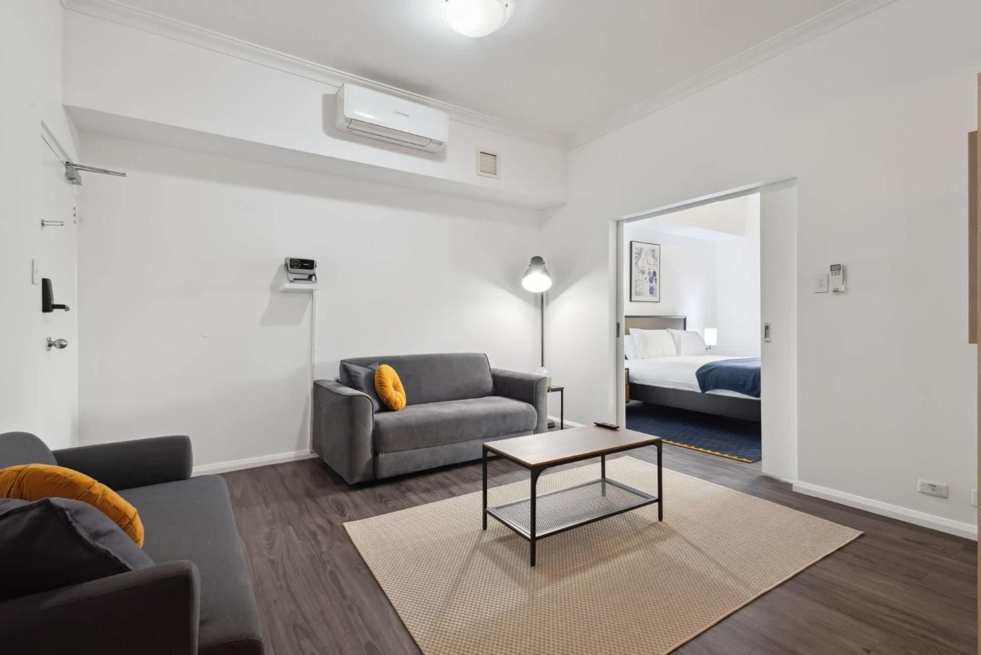 Stylish & Modern 1-Bedroom Apartment In The Heart Of Northbridge Perth Exterior photo