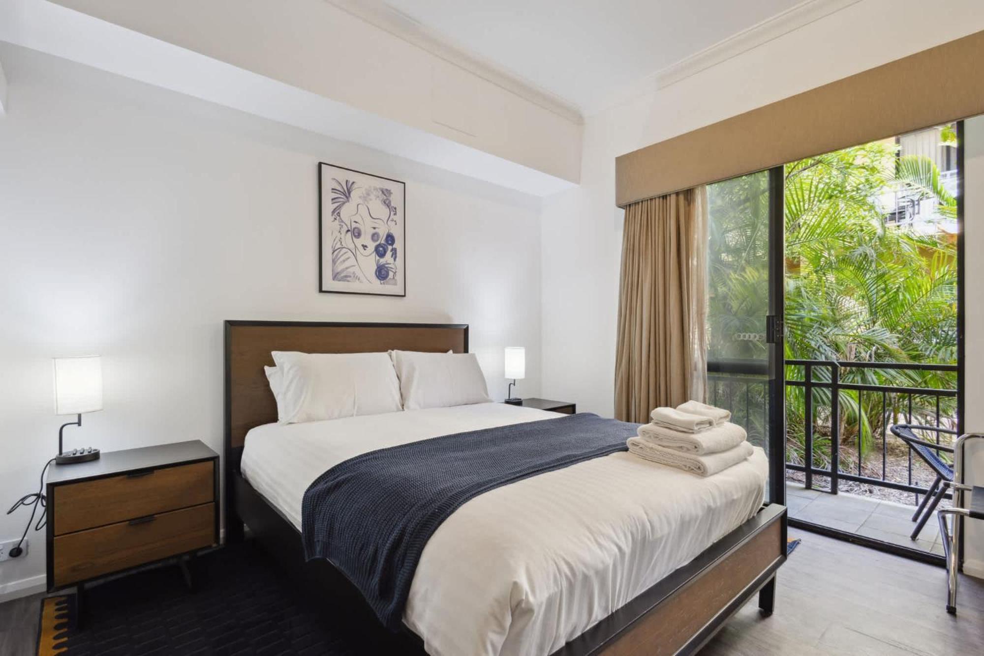 Stylish & Modern 1-Bedroom Apartment In The Heart Of Northbridge Perth Exterior photo