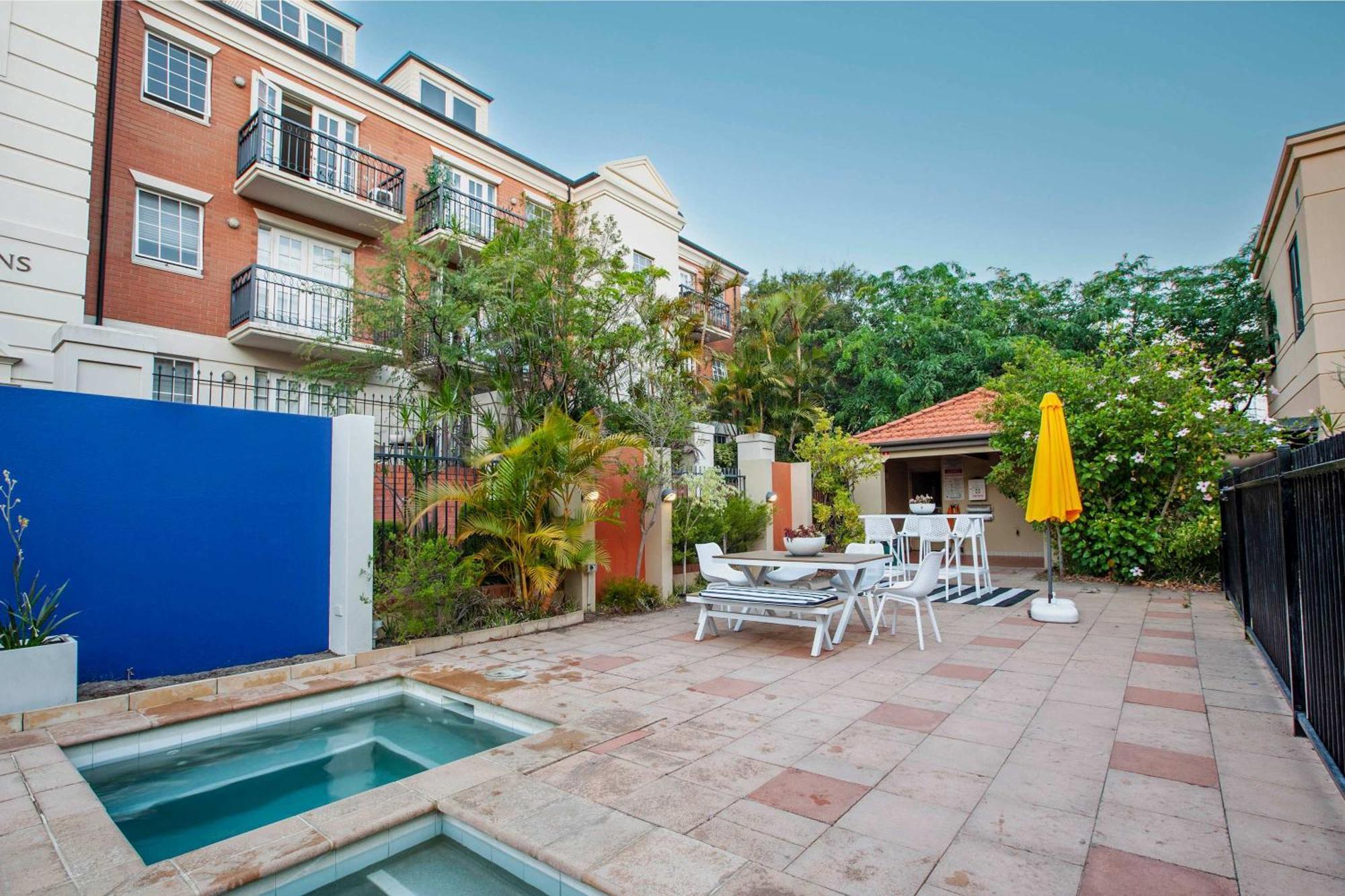 Stylish & Modern 1-Bedroom Apartment In The Heart Of Northbridge Perth Exterior photo