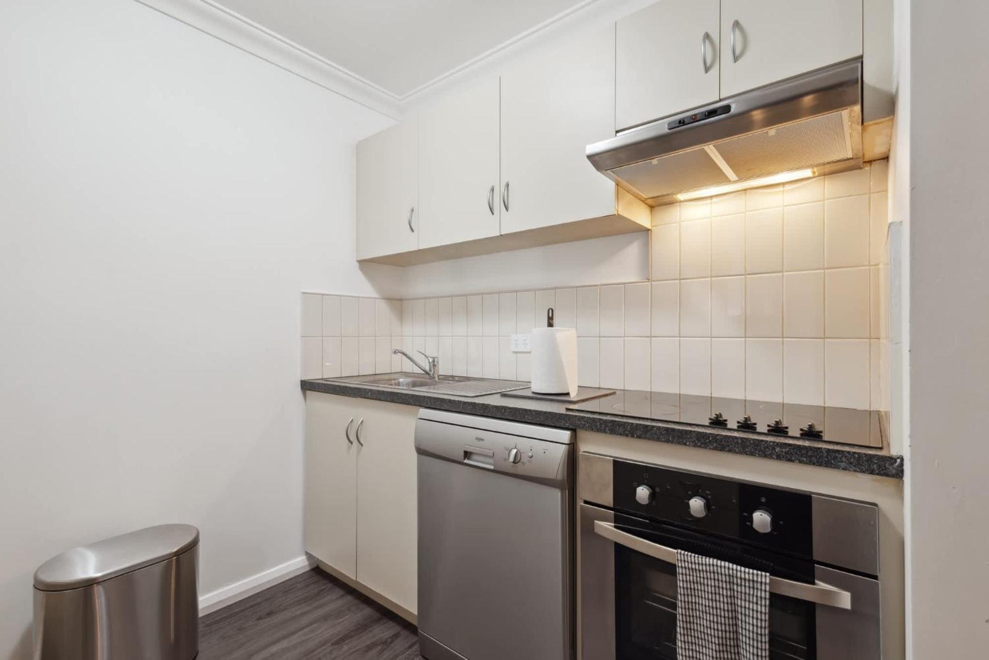 Stylish & Modern 1-Bedroom Apartment In The Heart Of Northbridge Perth Exterior photo